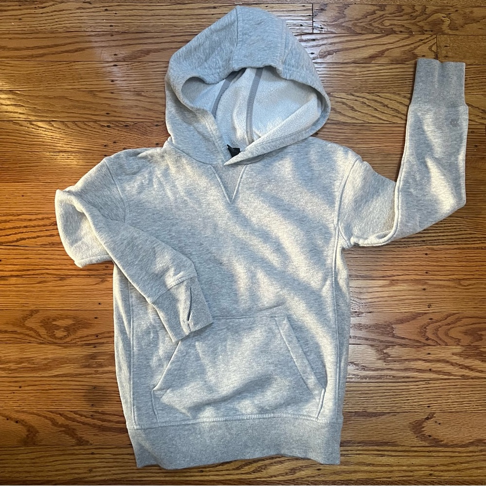 Size: Small (6/7) // All in Motion Boys Hoodie
